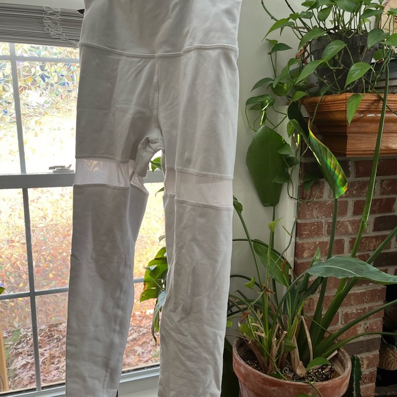 Alo Yoga thigh high legging/ high waisted - Picture 5 of 8